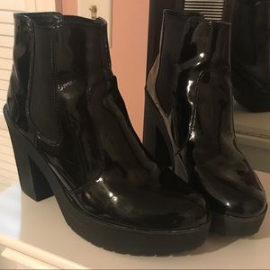 PATENT BLACK LEATHER PLATFORM BOOT SIZE 11